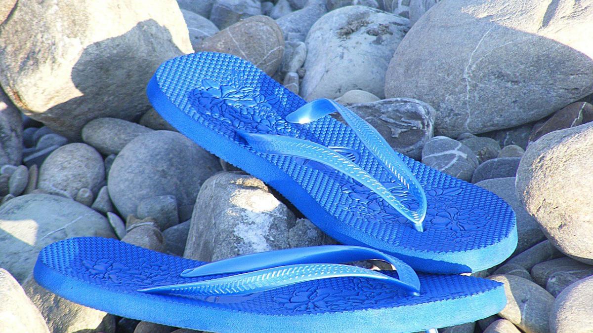 porti papuci de plaja uite ce in ce hal iti distrug picioarele