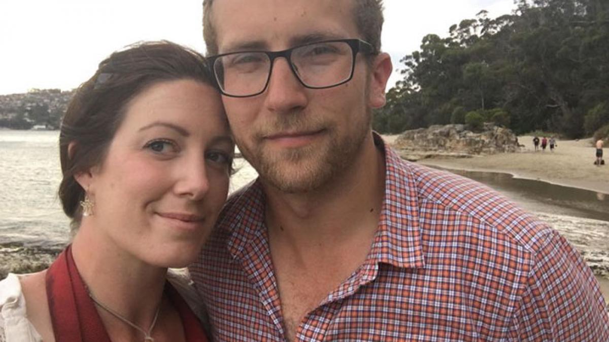 a purtat inelul de logodna timp de un an fara sa aiba nici cea mai mica banuiala este incredibil