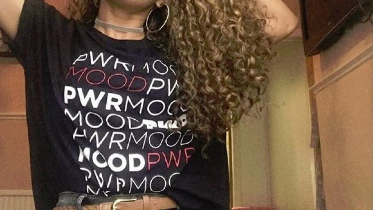 chipul meu frumos e un fel de blestem cum arata tanara care se plange ca arata prea bine foto