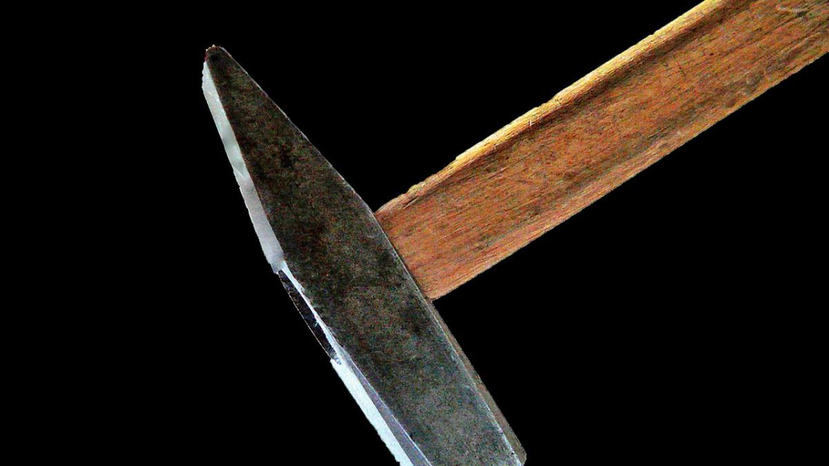 crima in sighetul marmatiei si a atacat parintii cu un ciocan