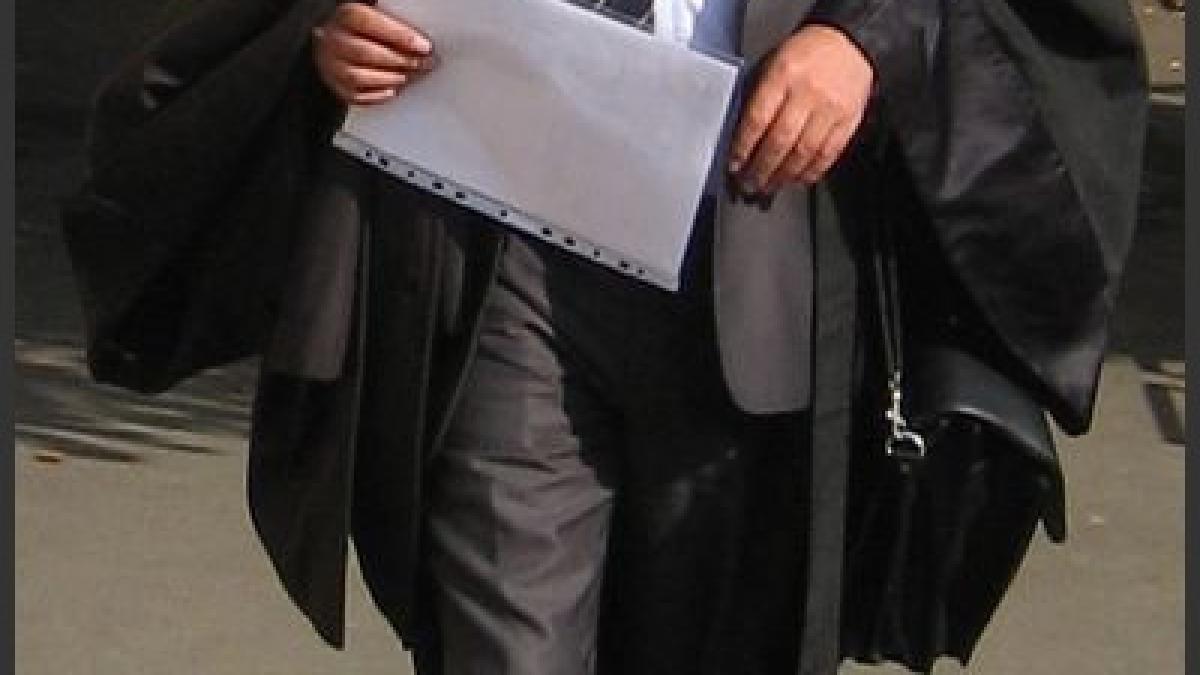 avocatul paul varzaru s a stins din viata la 64 de ani elena udrea i a fost stagiara