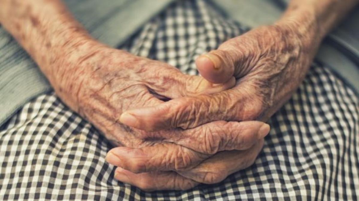 caz socant o batrana si a ingropat baiatul mort in curtea casei trei zile am sapat la groapa fiului