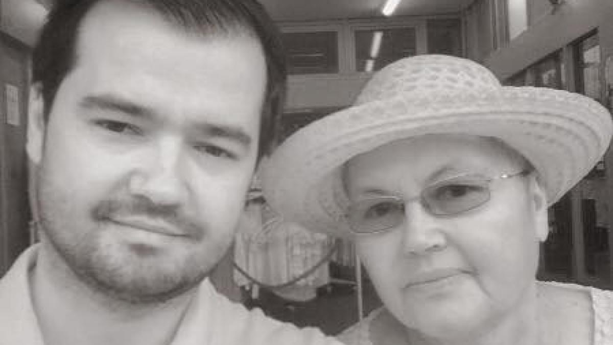 mesajul lui laurentiu duta la o saptamana de cand si a condus mama pe ultimul drum