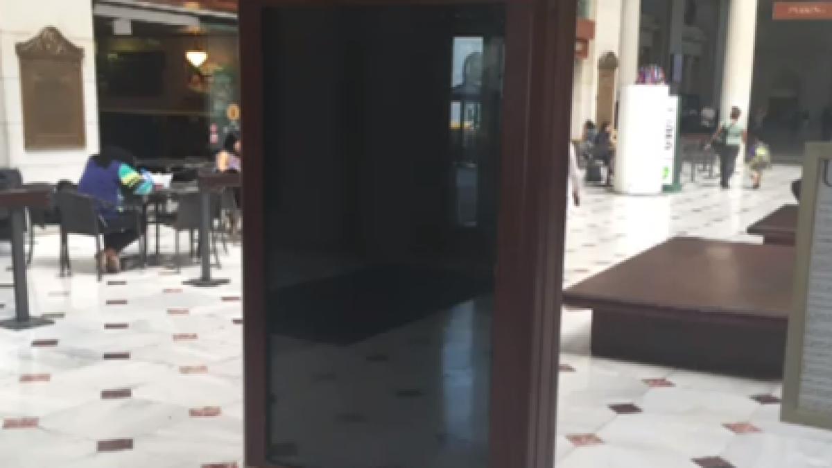 un film cu continut pentru adulti a fost difuzat pe ecranul unei gari din statele unite