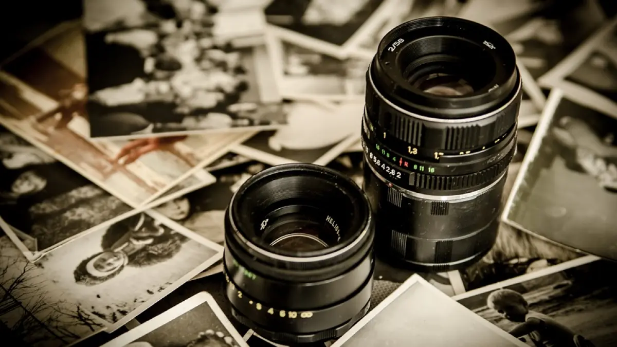 ziua si fotografia o tanara se pozeaza zilnic de 21 de ani video
