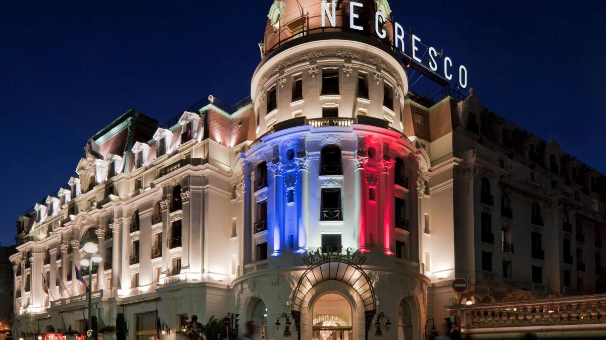 a reusit sa creeze unul dintre cele mai luxoase hoteluri de pe coasta de azur care este povestea