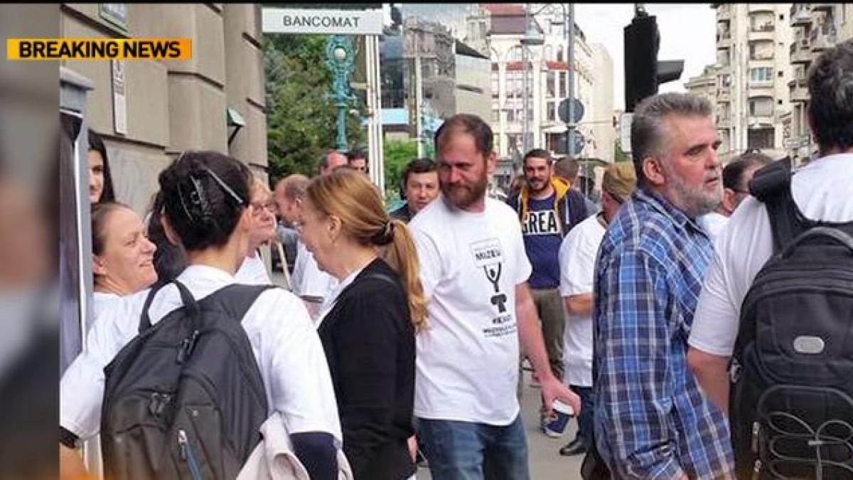 protestul angajatilor din muzeele publice s a mutat in fata ministerului culturii