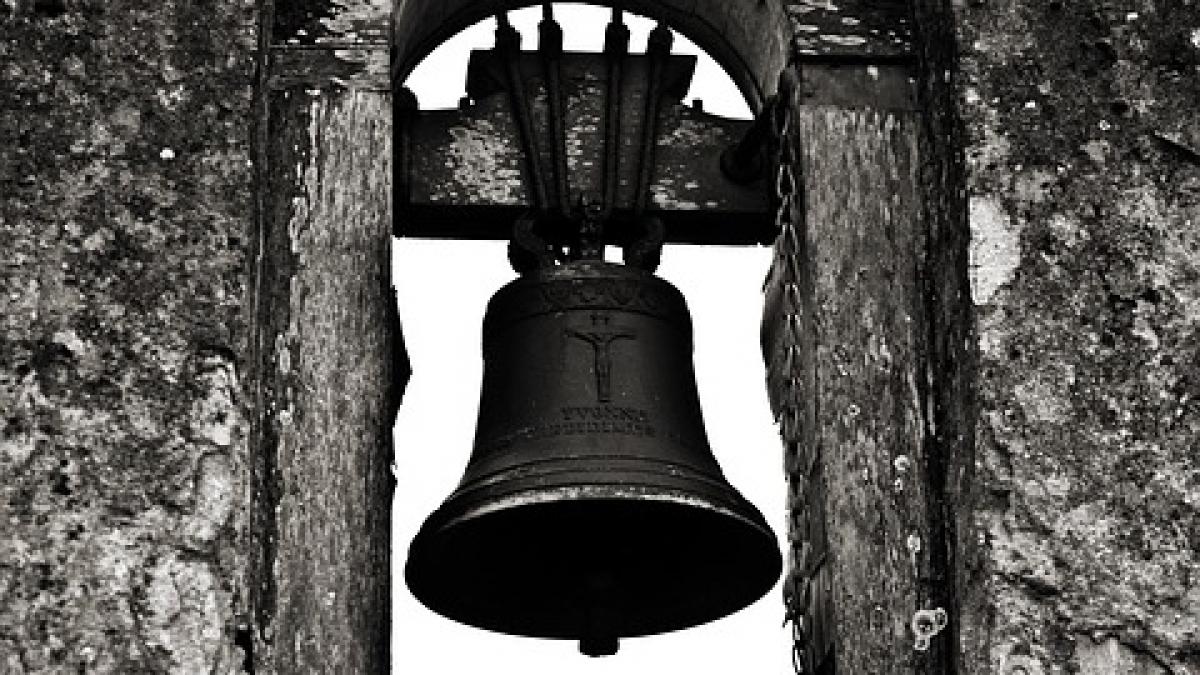 diavolul prins ca tragea clopotul in biserica o poveste relatata de parintele cleopa