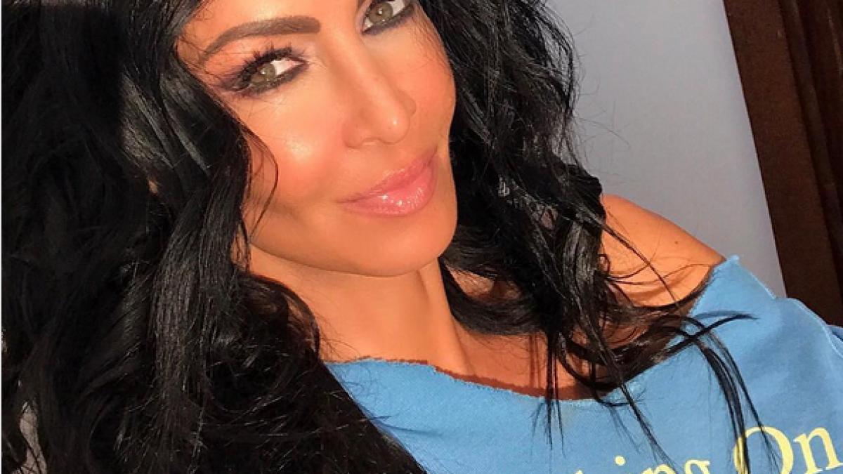 mihaela radulescu s a fotografiat asa dar fanii n au putut sa si ia ochii de la asta detaliul