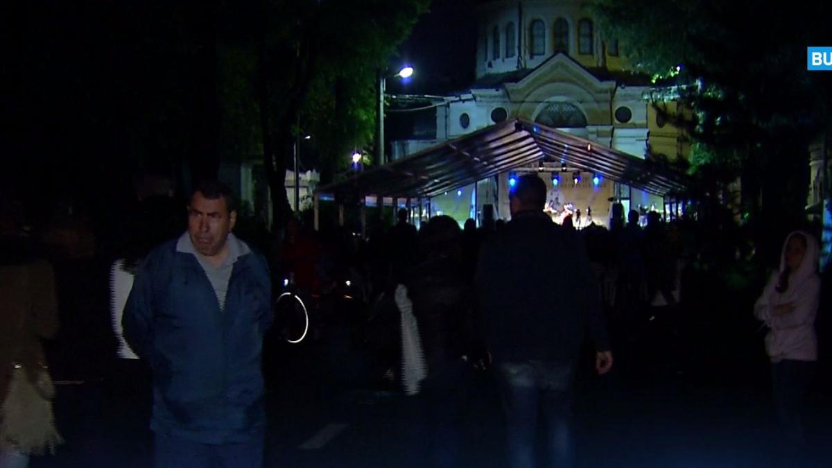 noaptea muzeelor zeci de mii de romani au iesit din case in ciuda vremii nefavorabile