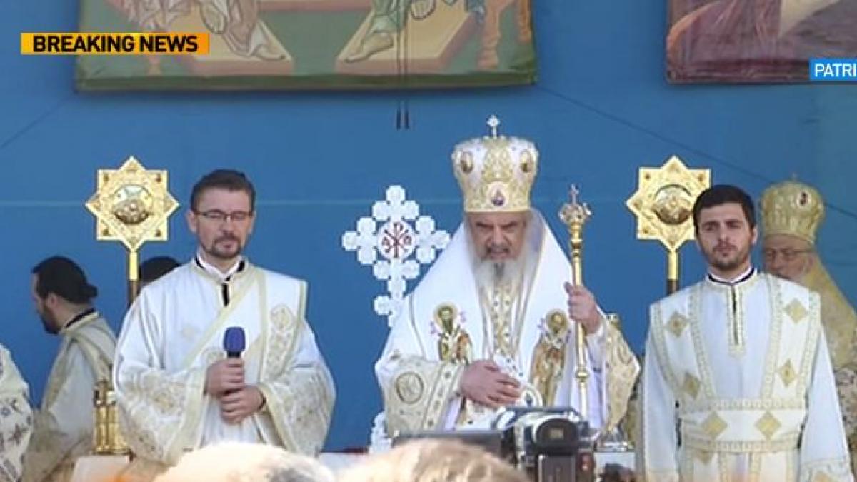 sfintii constantin si elena sute de credinciosi au venit la slujba de pomenire de la patriarhie