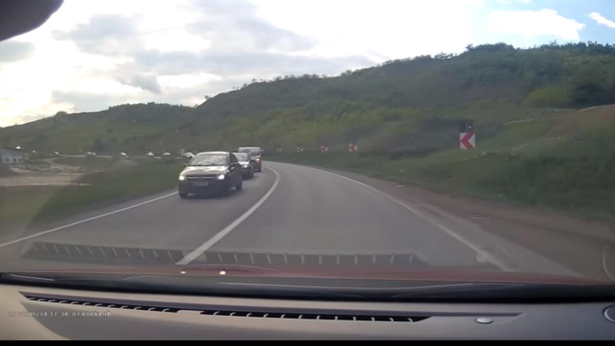 accident rutier filmat pe dn1 trei autoturisme s au ciocnit violent video