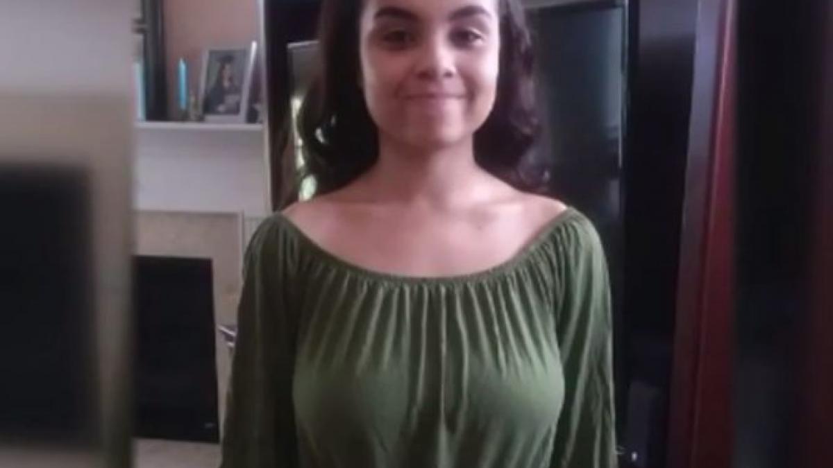 a aparut asa la scoala la ceremonia de absolvire profesorii au trimis o imediat acasa ce parte a