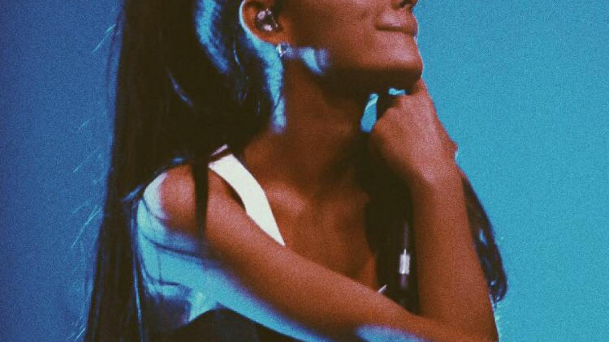 fanii arianei grande sustin ca artista vrea sa plateasca funeraliile victimelor atentatului de la