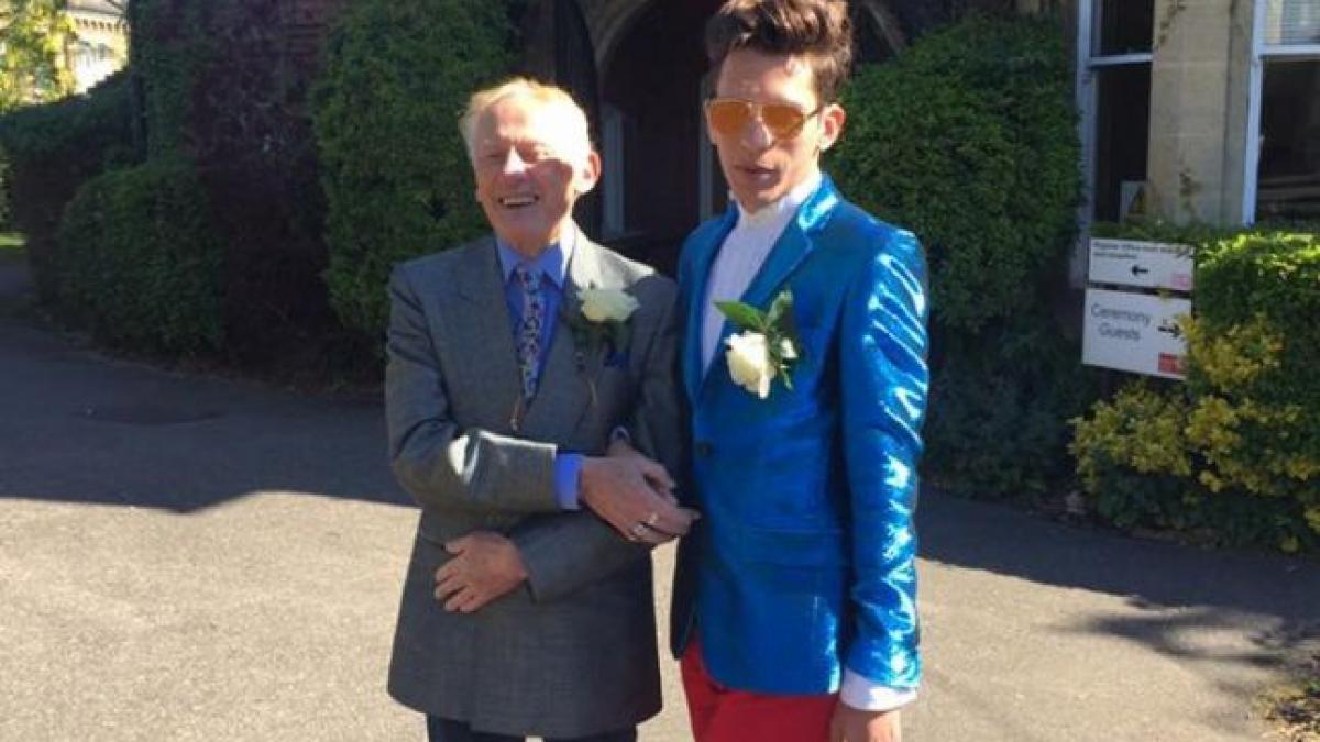 probleme in paradis pentru cuplul gay format dintr un roman de 24 de ani si un fost preot britanic