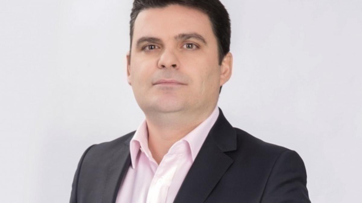 radu tudor o realizare mica mica celebrata cu un fast mare mare