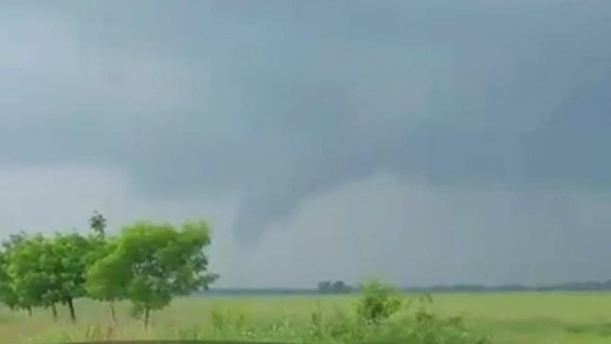 fenomen extrem langa craiova o tornada i a speriat pe localnici video