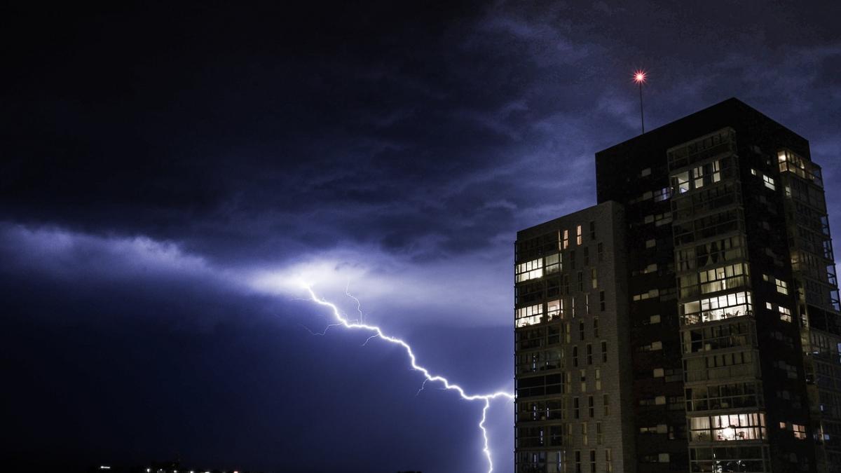 fenomene meteo extreme in aceasta seara care sunt zonele vizate
