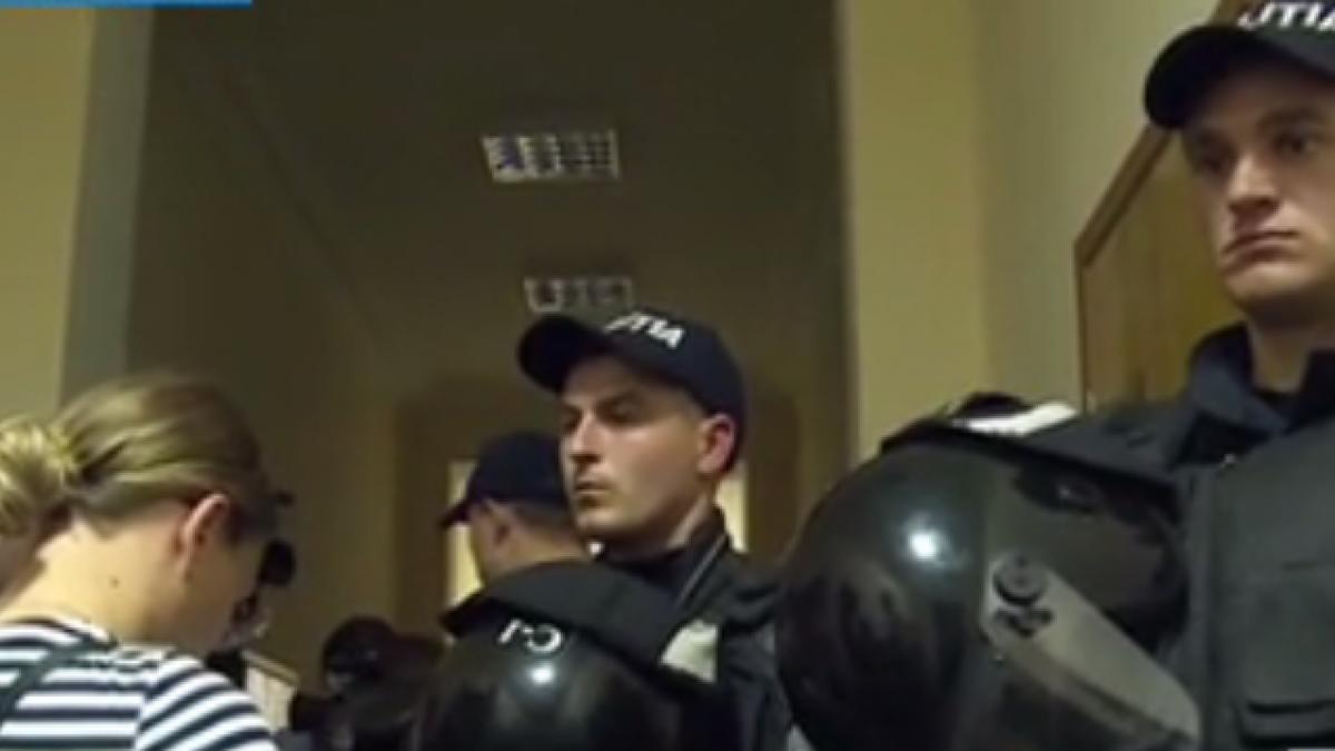 la ordinea zilei dorin chirtoaca retinut de ofiterii cna primarul din chisinau este banuit de abuz