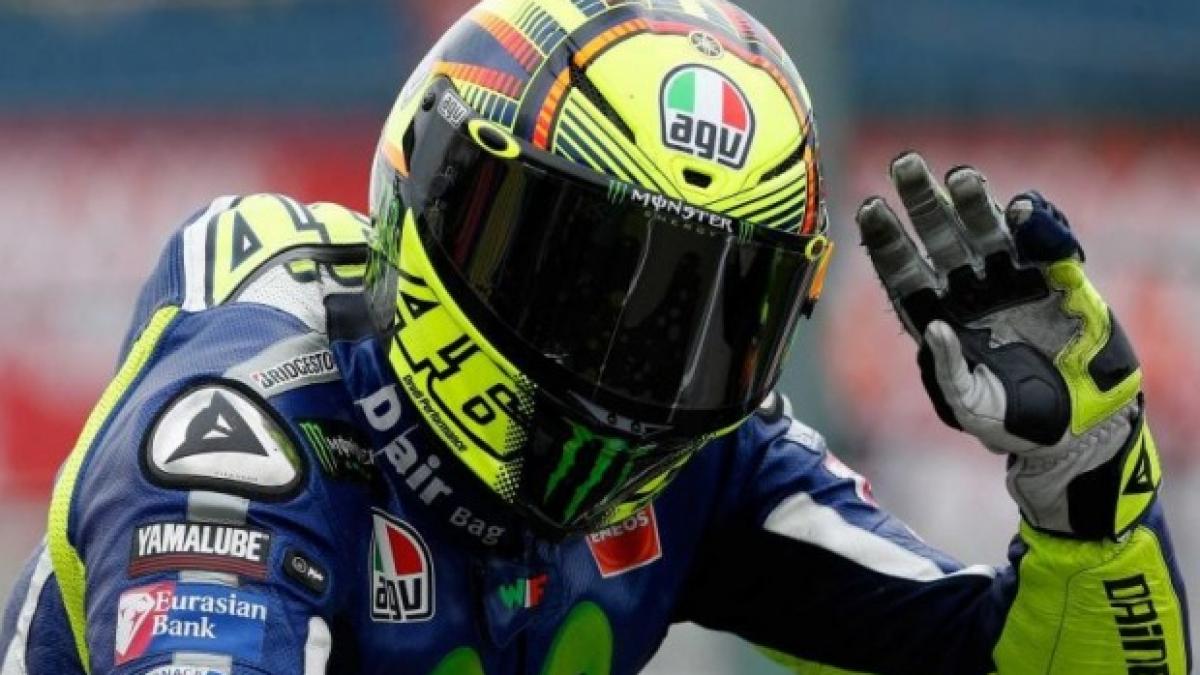 valentino rossi a fost implicat intr un accident si a fost transportat la spital la cateva zile