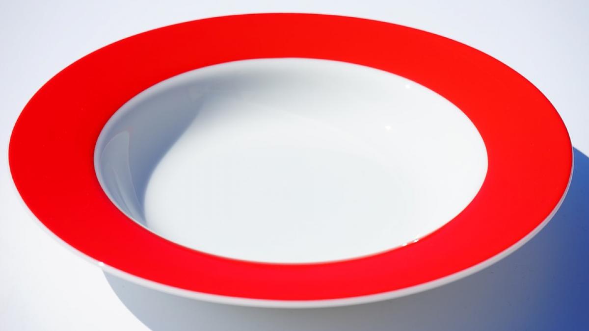 si tu ai astfel de farfurii in casa uite cum te pot imbolnavi grav