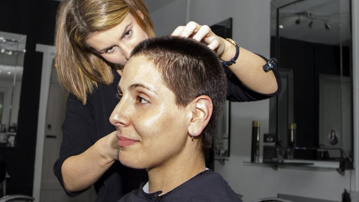 atentie fetelor nu e de glumit la un pas de moarte dupa o vizita la un salon de infrumusetare