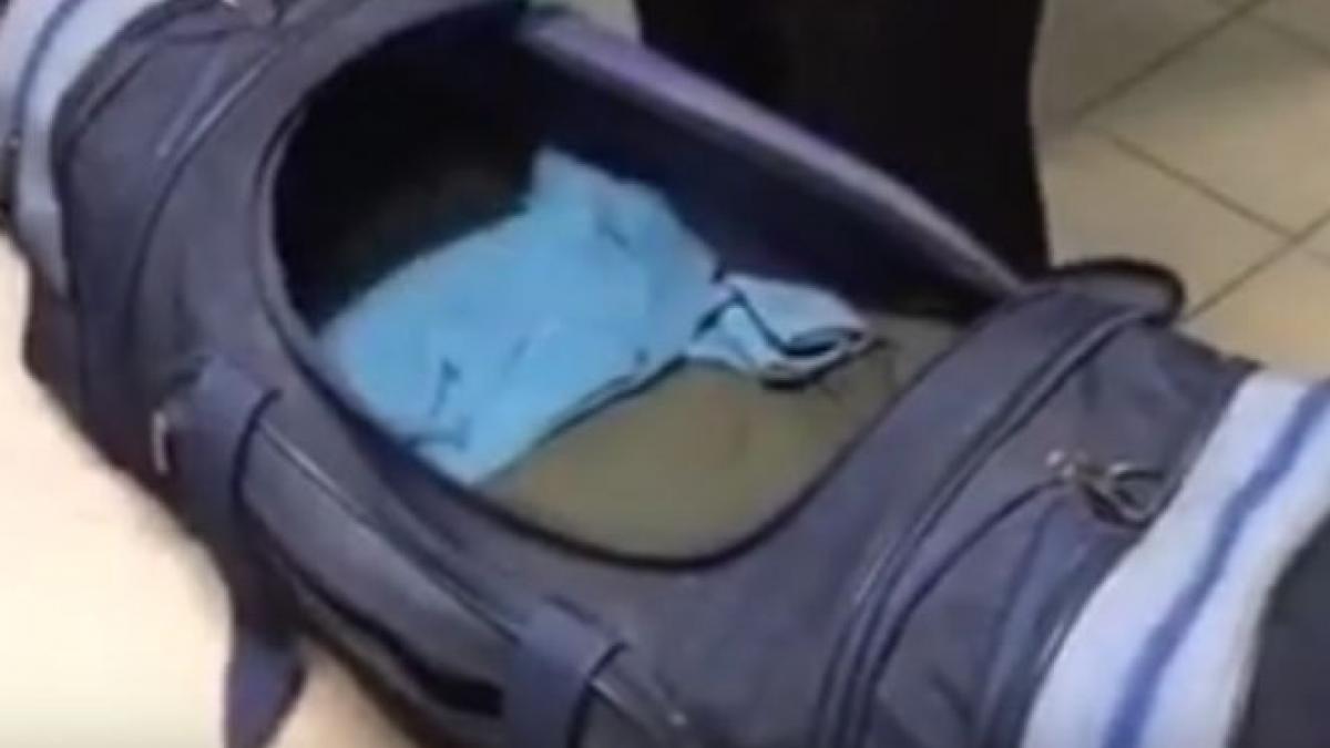 politia de frontiera a oprit un tanar care venea din rusia ce ascundea barbatul in bagajele sale