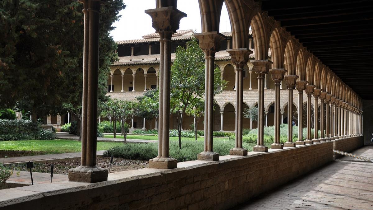 scandal sexual la o manastire un calugar a lasat insarcinata o enoriasa