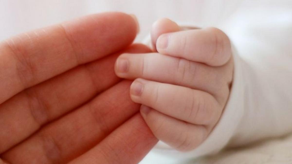 acuzatii grave de malpraxis la barlad un bebelus este in coma dupa ce medicul i a facut o injectie