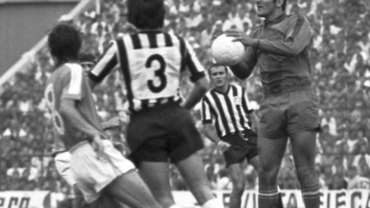 acuzatii grave in fotbalul romanesc facute de un jucator legendar meciurile se vindeau d aia suntem