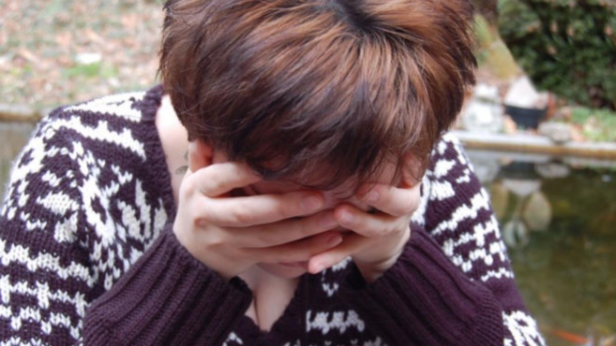 violata in fata iubitului politia a crezut ca barbatul glumeste