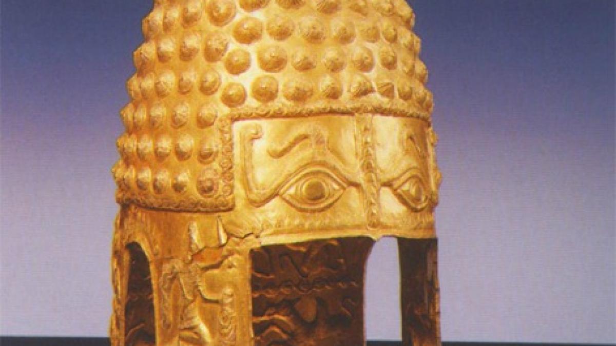 fratia regilor traci si misterul celor cinci coifuri de aur descoperite pe teritoriul romaniei