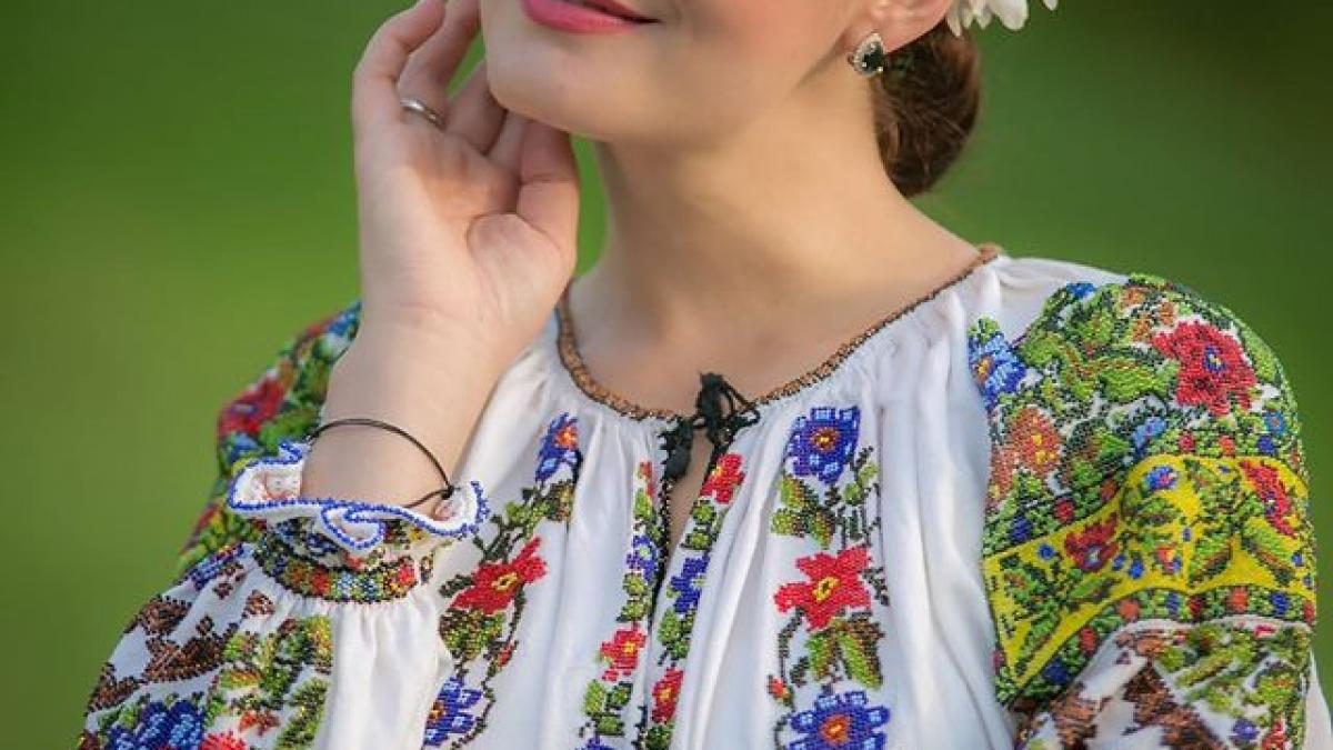 o cantareata de muzica populara insarcinata pentru prima data ne rugam sa fie un copil binecuvantat