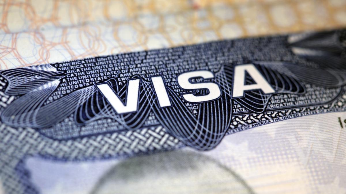 sua adopta reguli mai stricte pentru acordarea vizelor