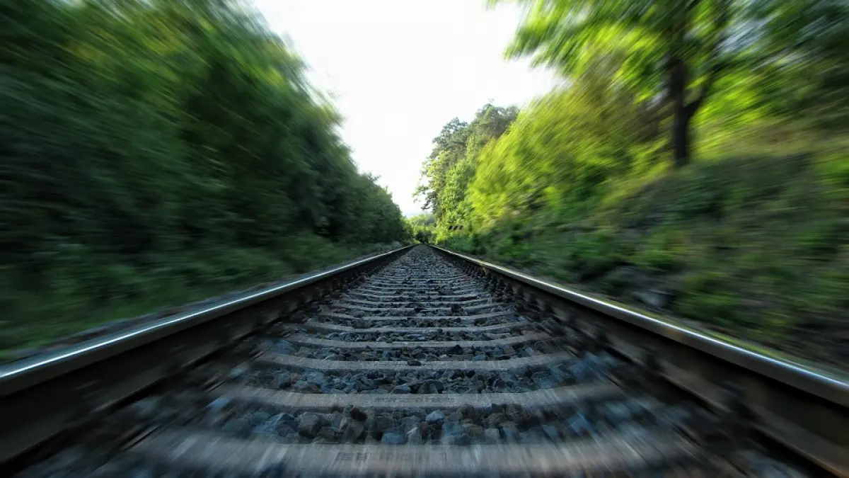 traficul feroviar este oprit intre petrosani si filiasi din cauza unui incident
