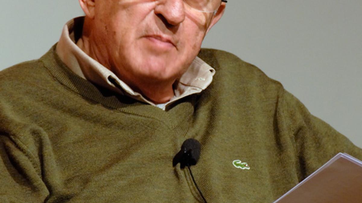 doliu in lumea literara un celebru scriitor s a stins din viata in exil