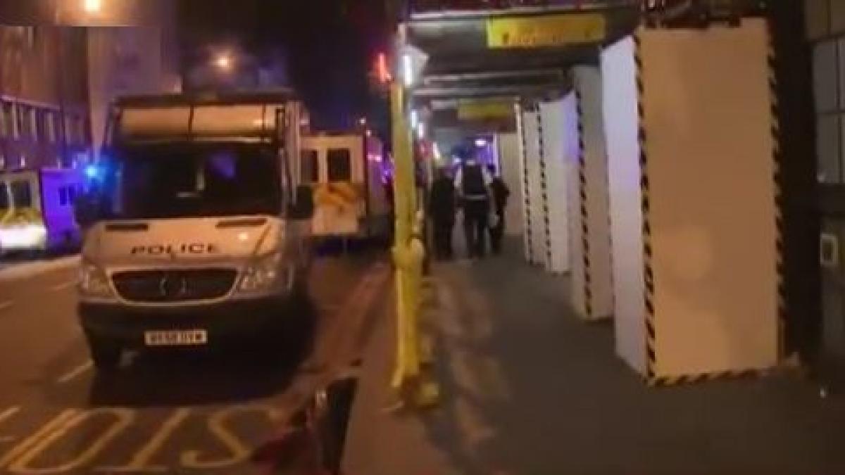 luare de ostatici urmata de o explozie in melbourne atacatorul a fost ucis de politisti