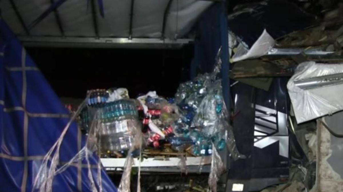 accident cumplit in salaj un sofer a murit pe loc dupa ce a iesit de pe drum si s a oprit cu tir ul