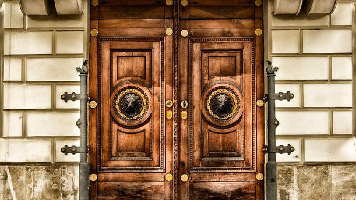 ce culoare are usa casei tale vei fi uimit sa afli ce semnifica