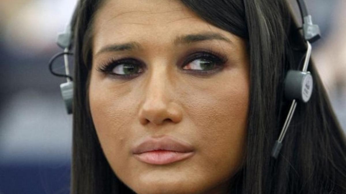 cum ii da elena basescu peste nas noii iubite a fostului ei sot foto