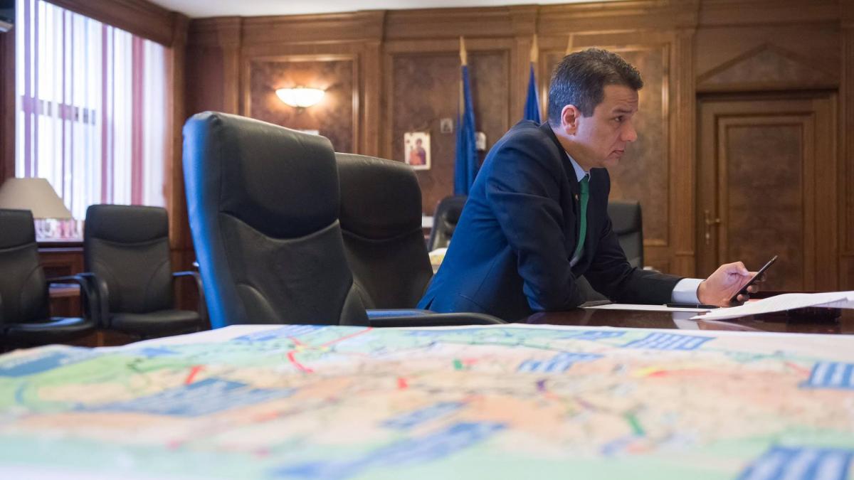 de ce a lipsit de fapt premierul grindeanu de la legea salarizarii