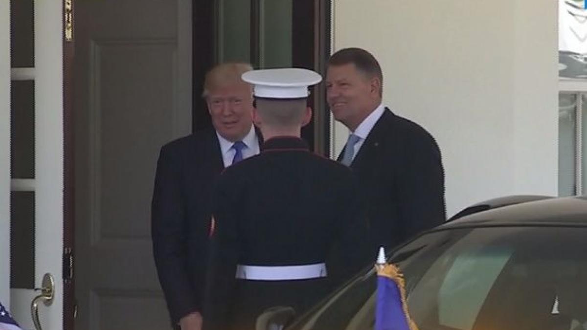 presedintele iohannis primit cu caldura de donald trump la casa alba video