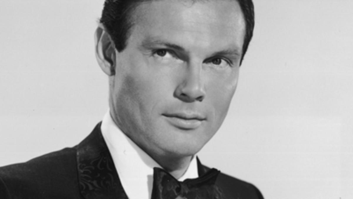 doliu in lumea filmului a murit adam west primul batman din istoria cinematografiei