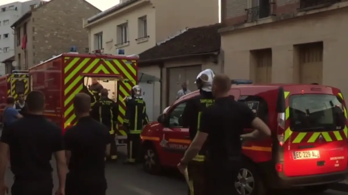 atac la paris un cocktail molotov a fost aruncat intr un restaurant video