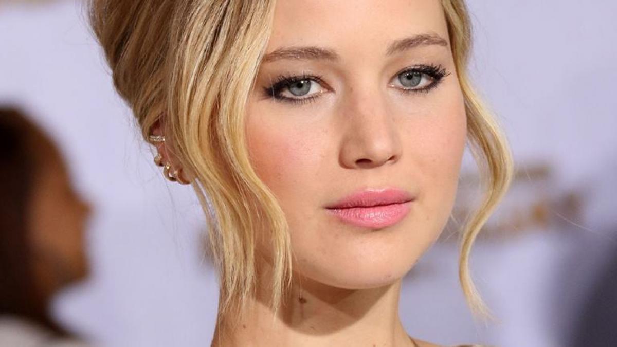 jennifer lawrence la un pas de tragedie ce s a intamplat cu avionul in care se afla
