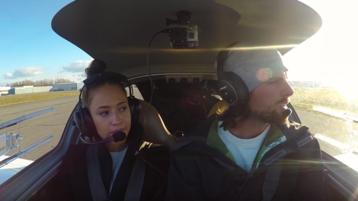 si a luat iubita la o plimbare cu avionul si i a spus ca are probleme cu motorul ce s a intamplat