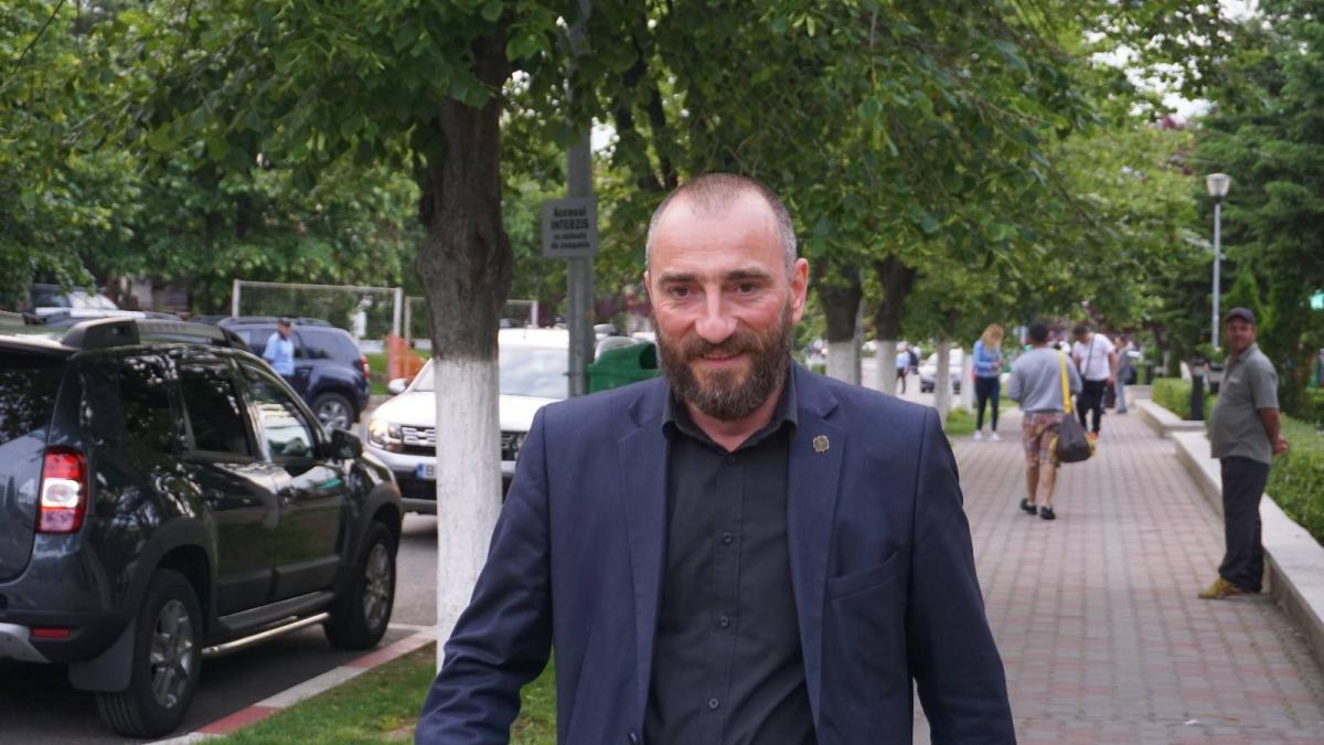 consilier local din judetul arges s a ales cu dosar penal pentru tulburarea ordinii si linistii