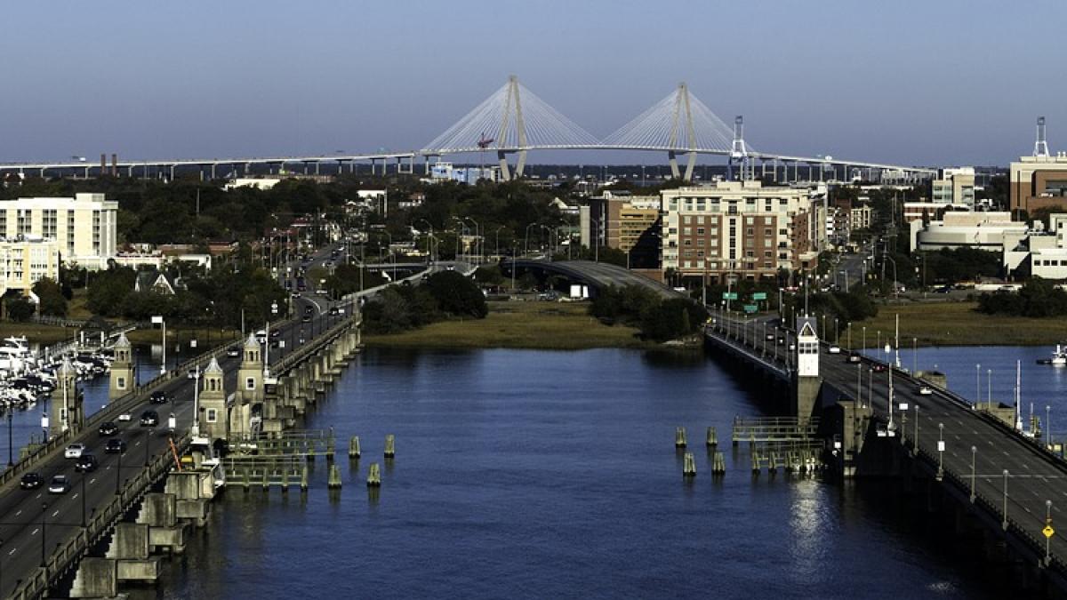 terminalul unui port din sua evacuat din cauza unei potentiale amenintari