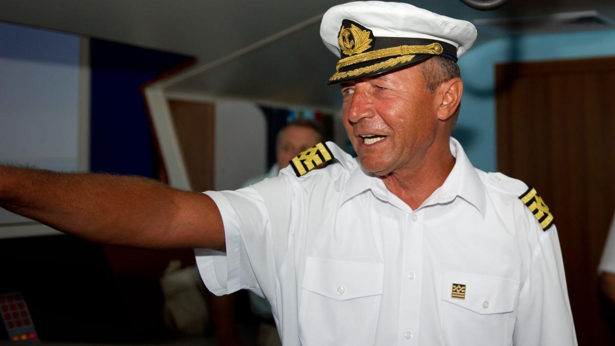 traian basescu fostul pdl poate fi mandru dragnea si valcov stiu cum se distruge un partid din