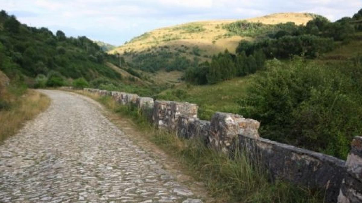 unic in lume drumul din romania realizat din marmura